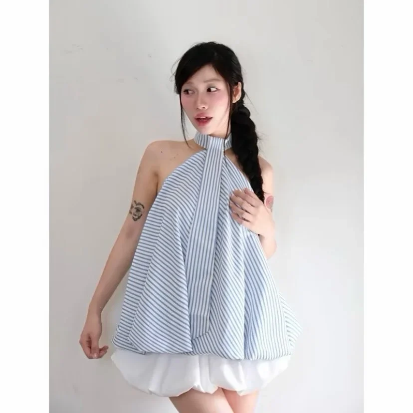 Ảnh 1 của Áo quây sọc xanh trắng nữ cho thuê