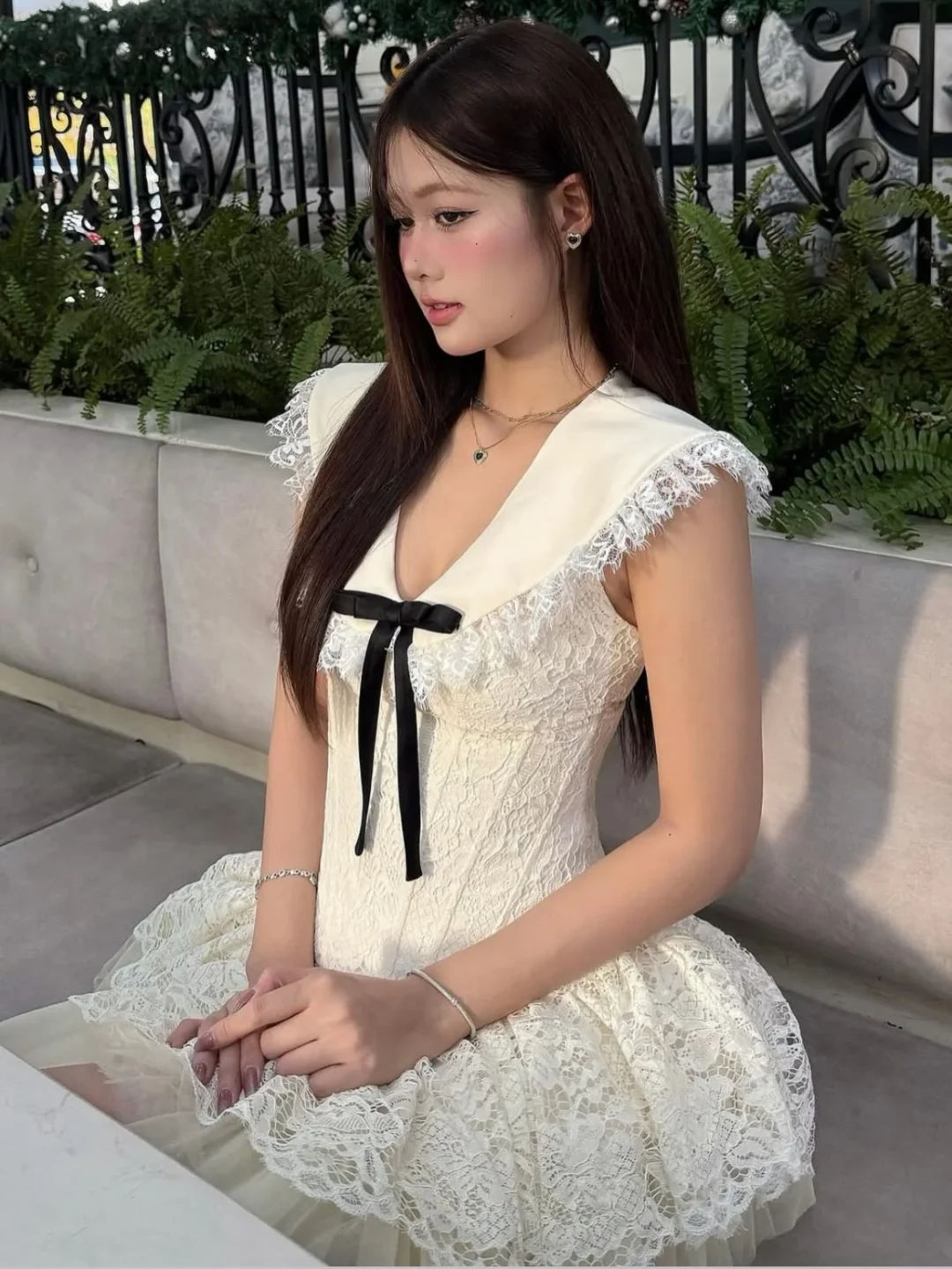 Photo 5 of Váy ren trắng nơ đen Darling.ism