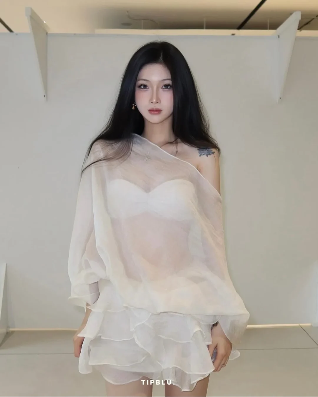 Photo 4 of Set voan trễ vai kem nữ Tipblu size S