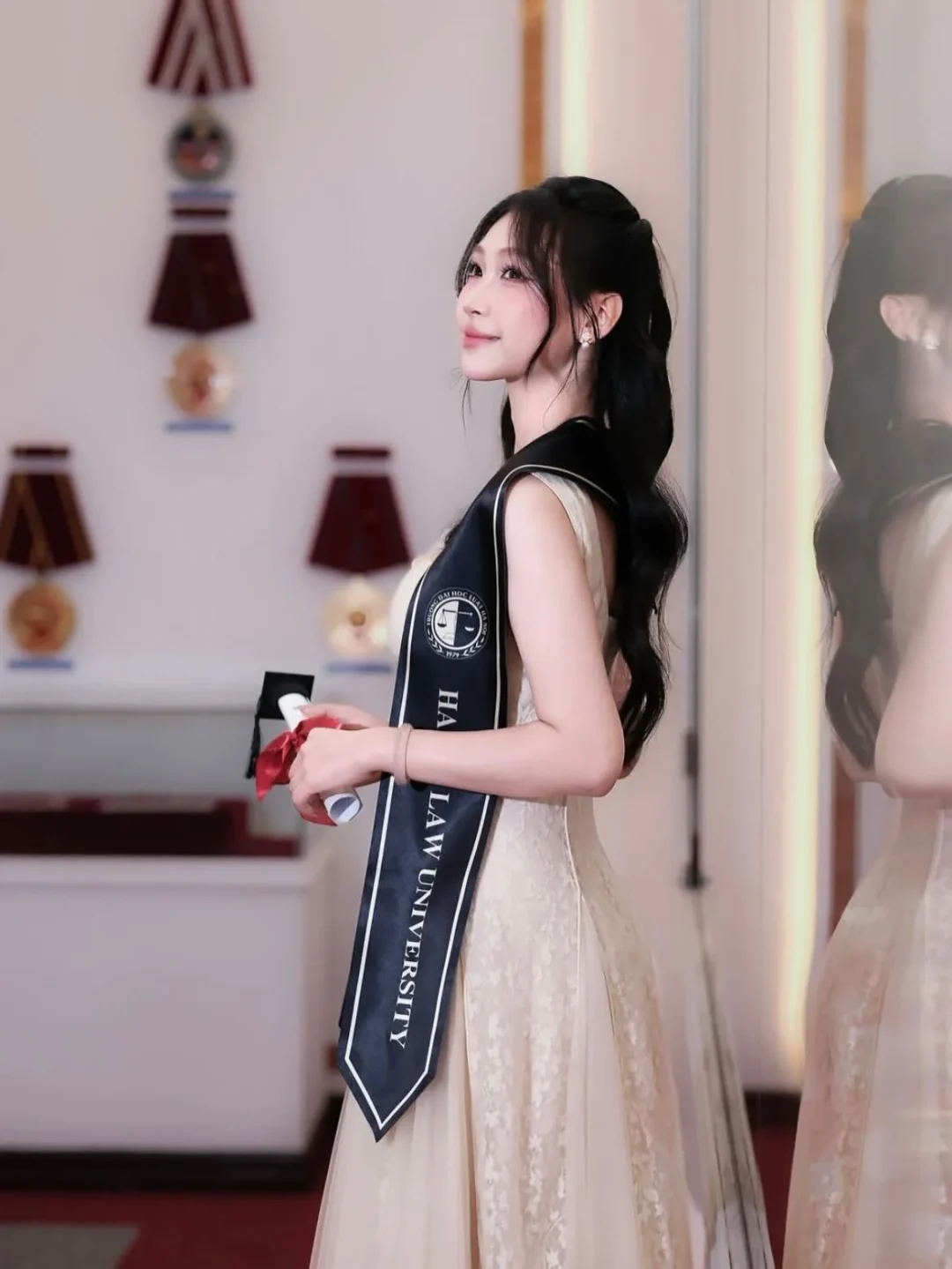 Photo 4 of Váy dài ren kem vintage nữ