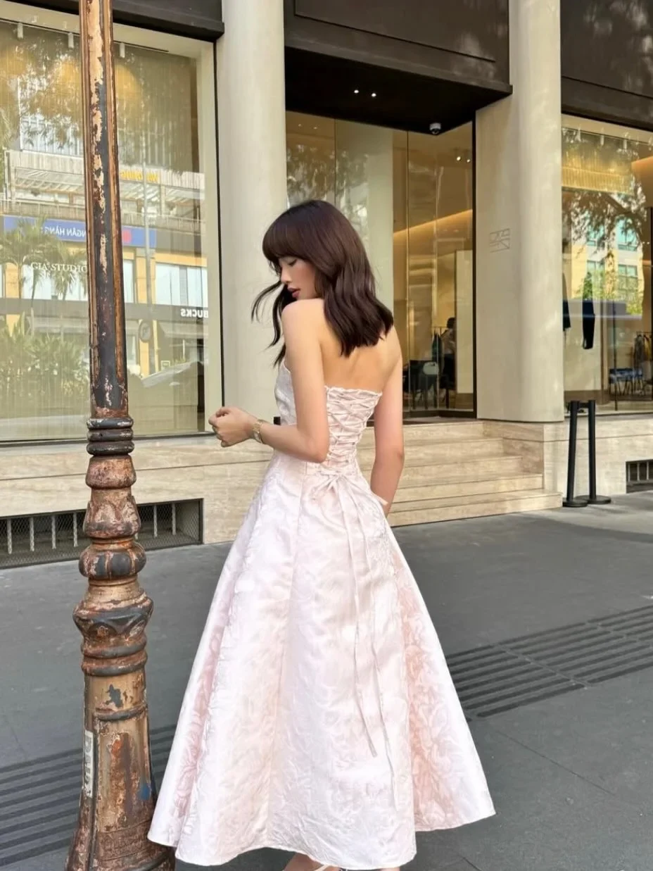 Ảnh 2 của Đầm strapless ren hoa hồng Fini8