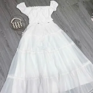 Ảnh 2 của Váy ren maxi trắng phong cách boho