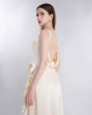 Ảnh 4 của Váy dạ hội satin kem XIPI size S