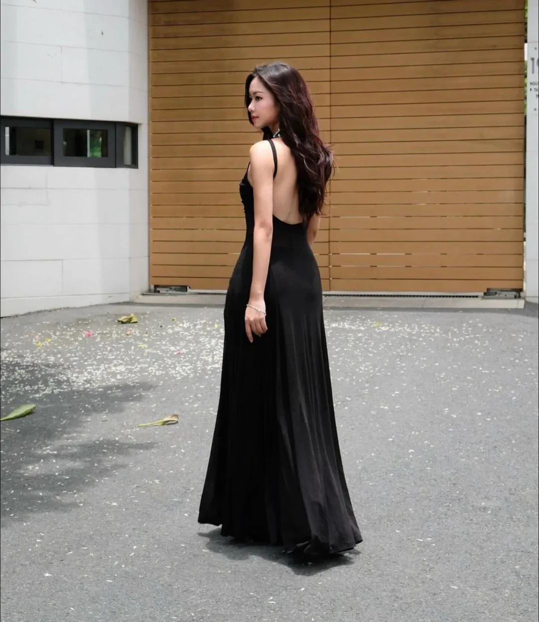 Photo 2 of Váy maxi đen Oceana London size S