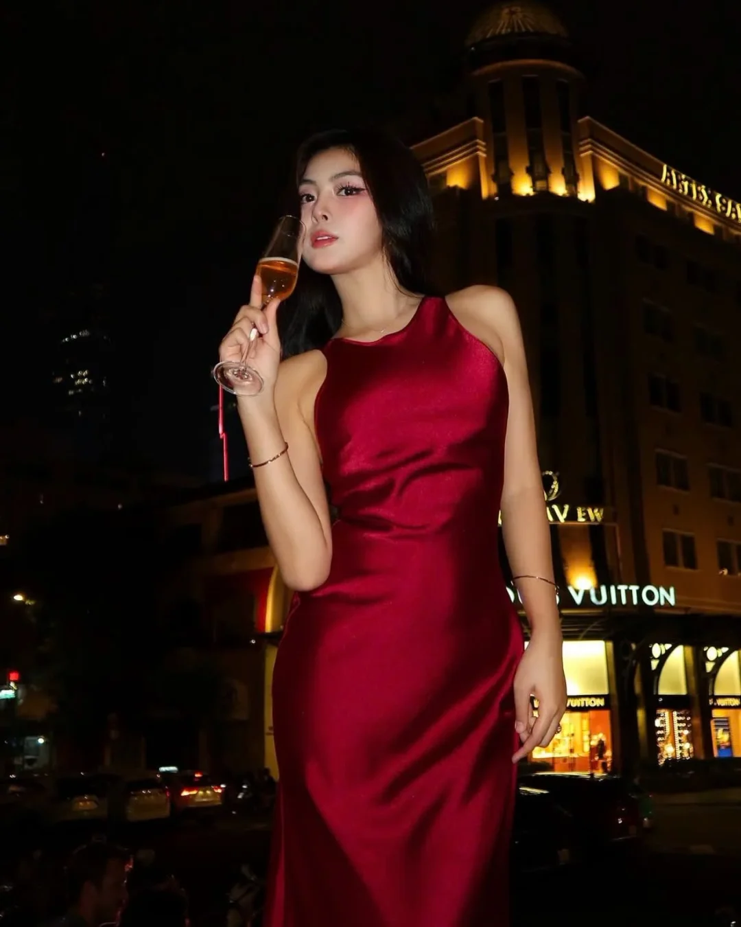 Photo 1 of Váy dài satin đỏ Fetish size S