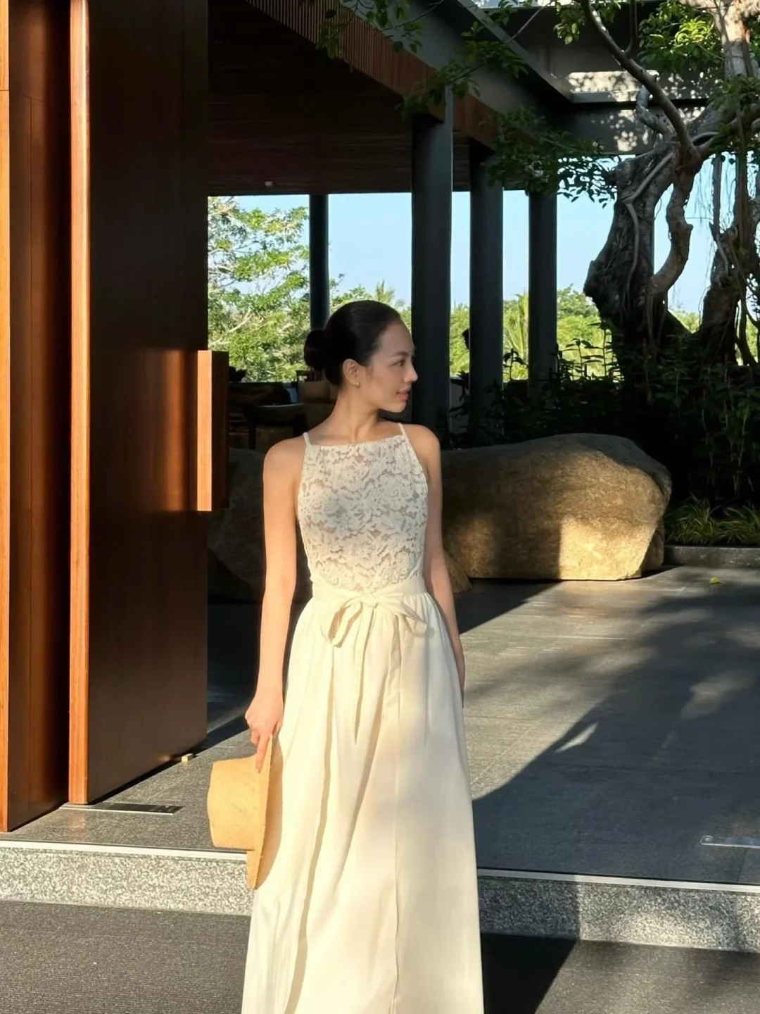 Photo 6 of Đầm maxi ren thắt nơ Monico màu kem