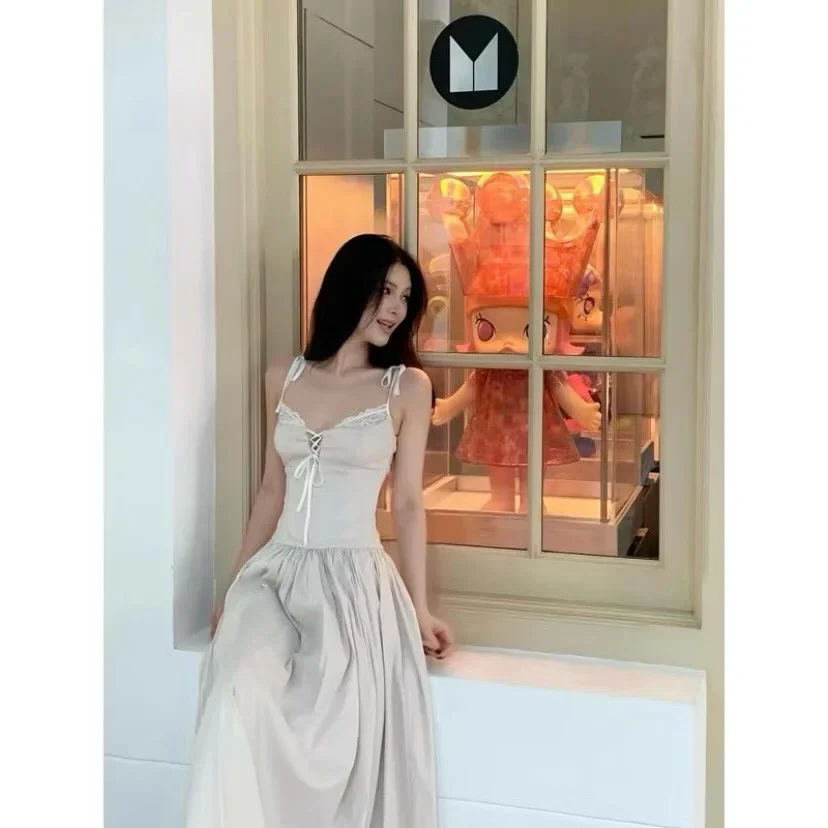 Ảnh 4 của Bộ set áo hai dây chân váy be nữ