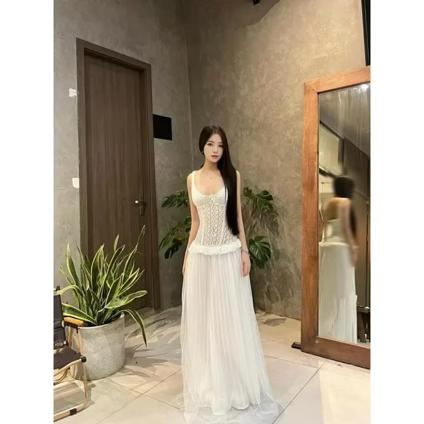 Photo 3 of Set váy corset ren trắng nữ tính