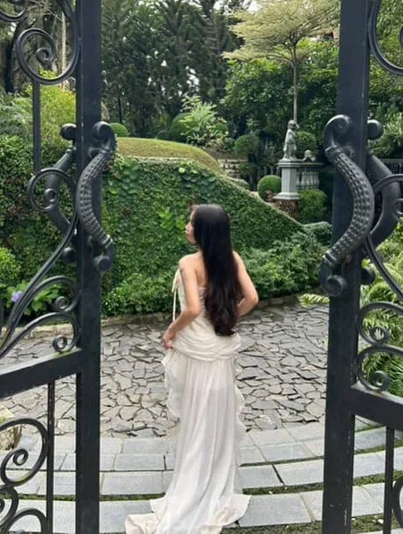 Ảnh 2 của Váy cưới trắng strapless ren nữ