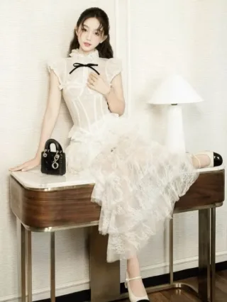 Photo 2 of Đầm ren trắng corset size S nữ