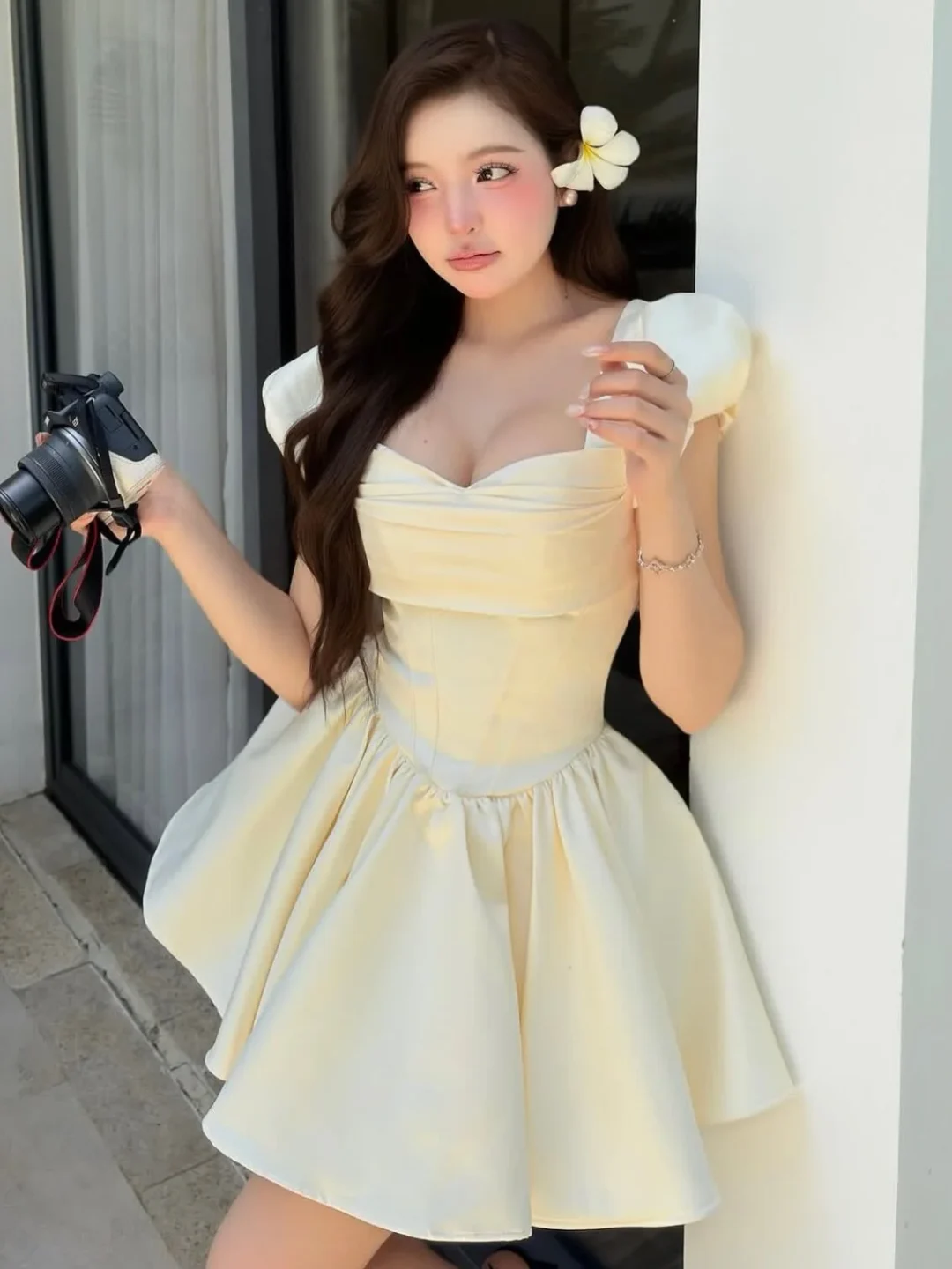 Photo 5 of Đầm satin kem tay phồng Darling.ism
