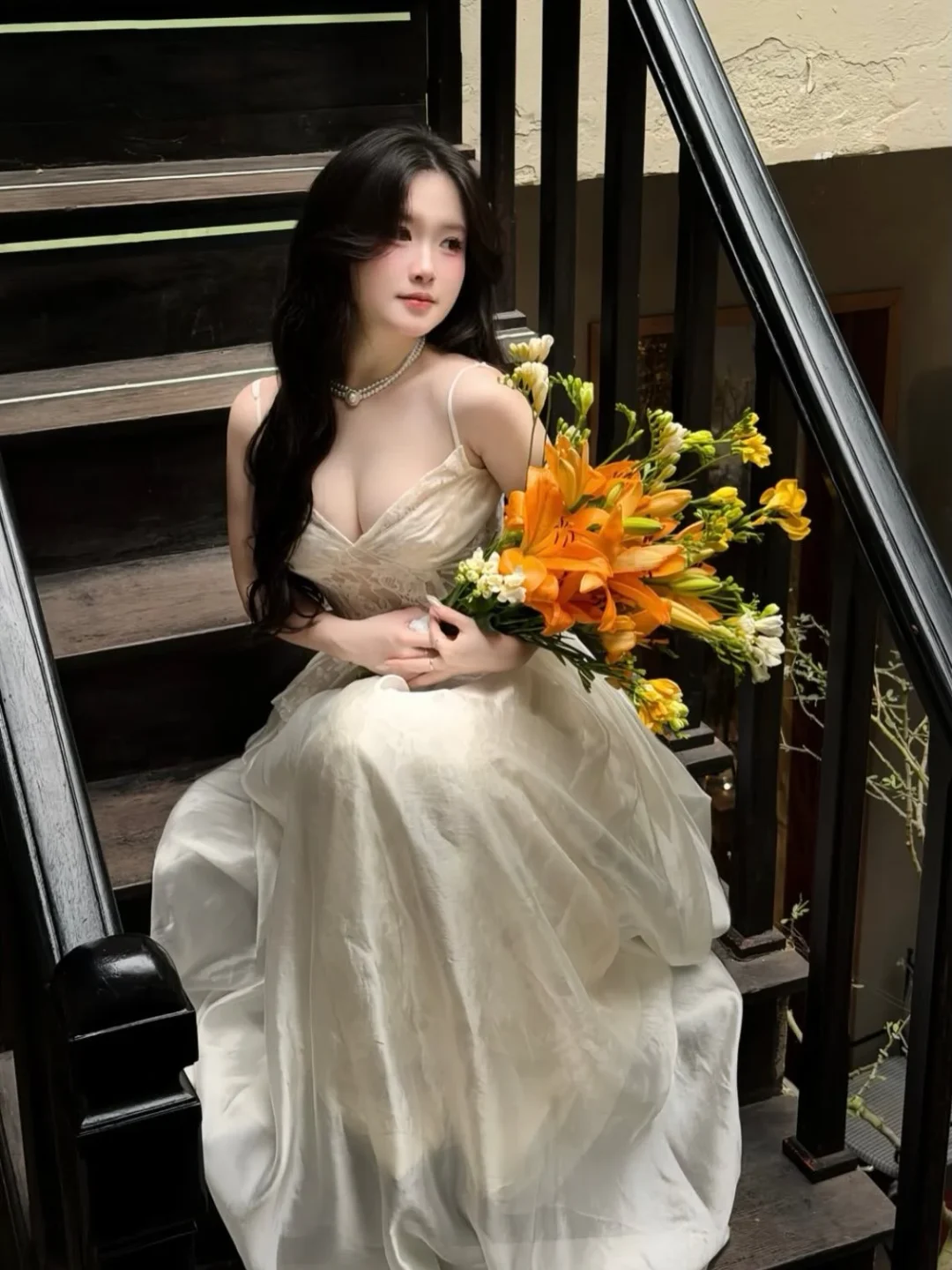 Photo 7 of Váy cưới ren corset trắng kem Amelie