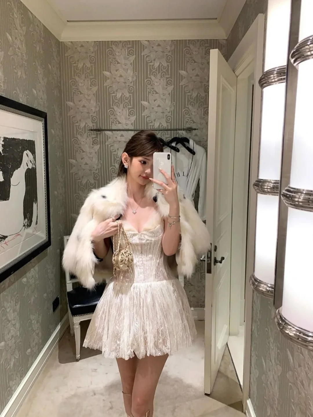 Photo 10 of Đầm ren tulle kem Ononmade nữ
