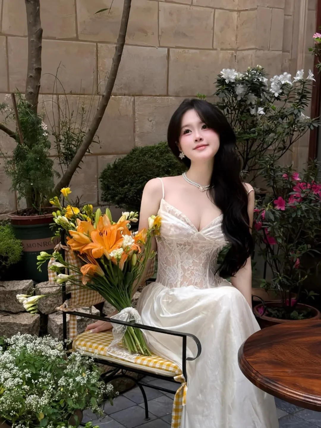 Photo 6 of Váy cưới ren corset trắng kem Amelie