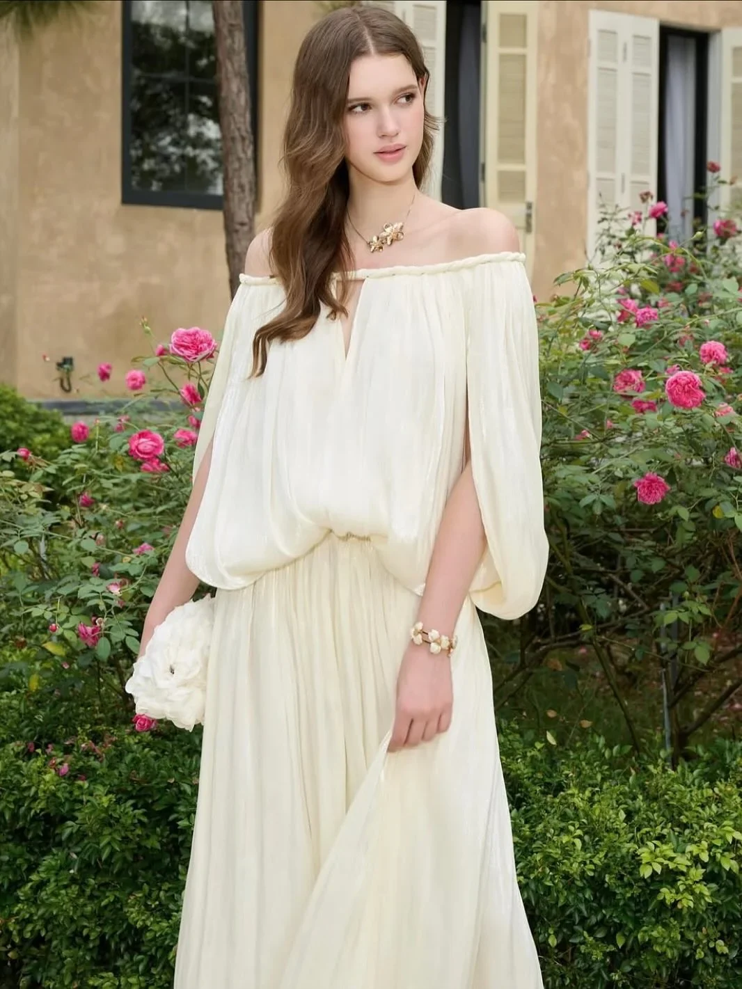 Ảnh 4 của Váy maxi trễ vai Amelie màu kem