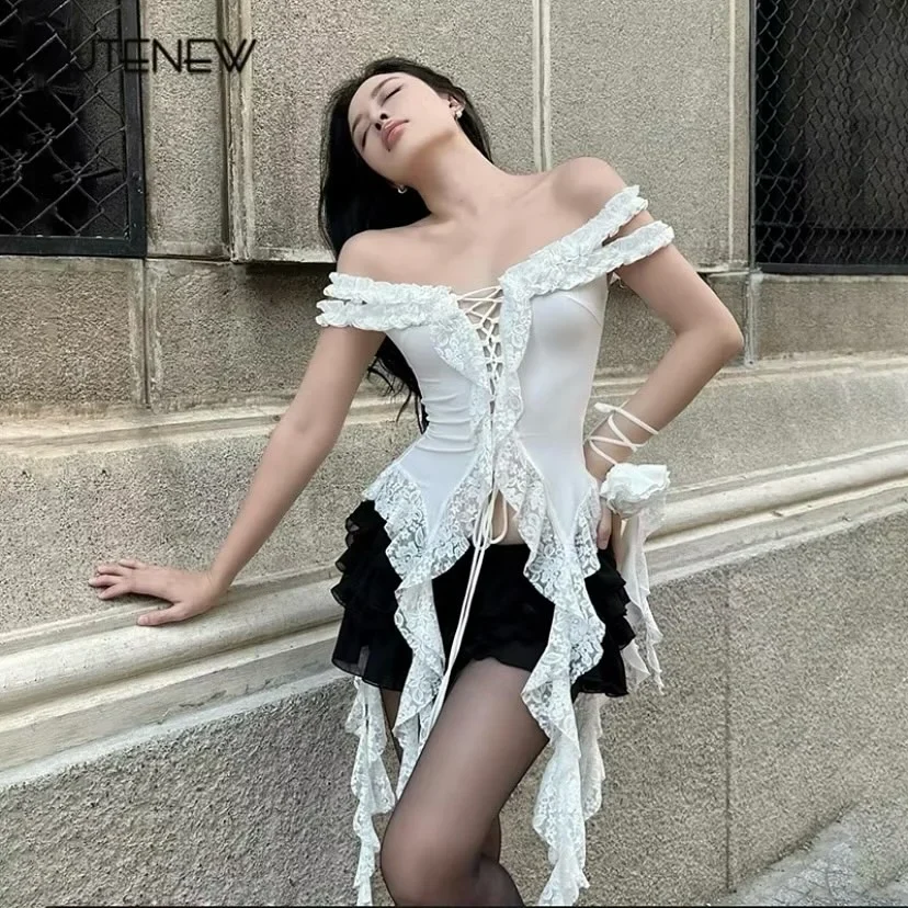 Ảnh 1 của Set corset ren trắng đen vai trễ nữ