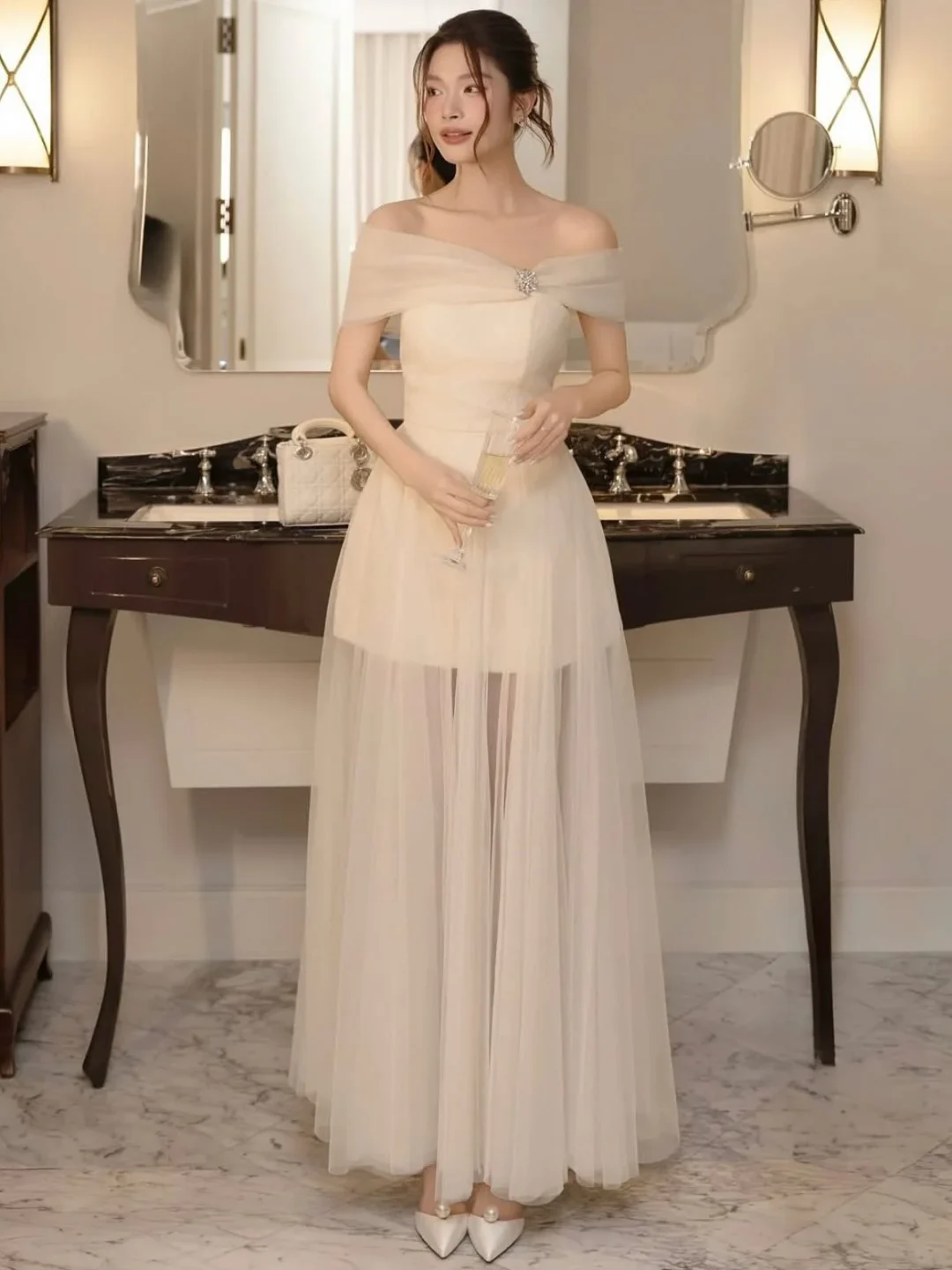 Photo 6 of Váy dạ hội voan kem trễ vai nữ