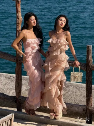 Photo 2 of Đầm maxi bèo nhún Amelie hai màu nữ