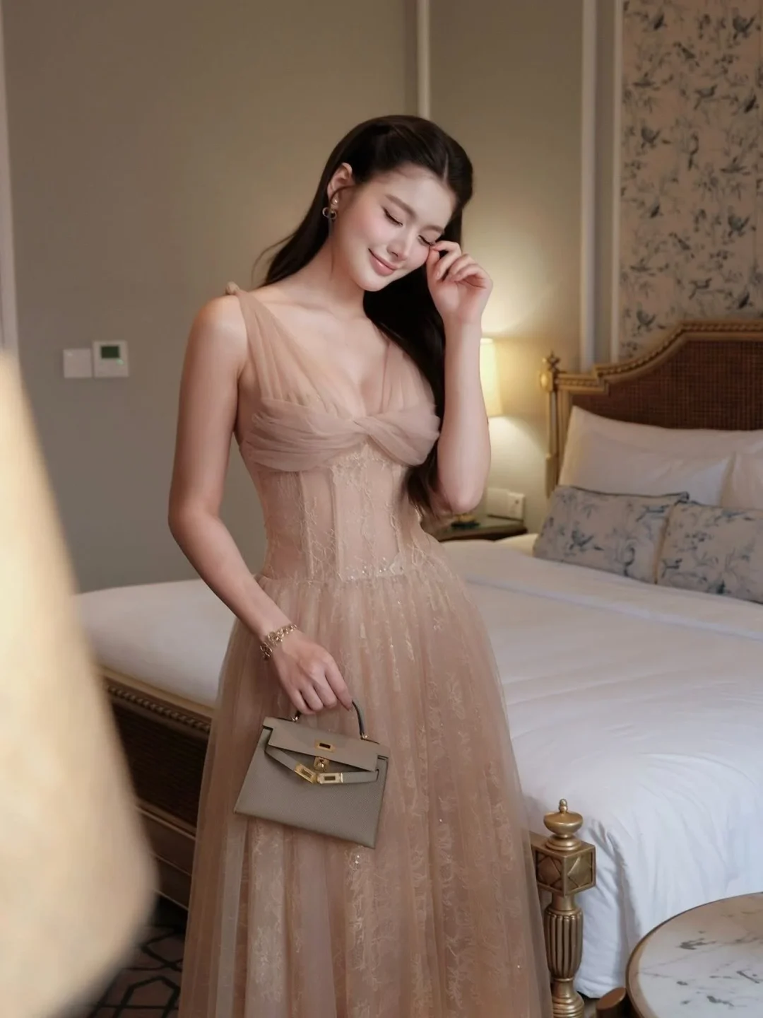 Ảnh 2 của Váy dạ hội voan ren nude Chou Chou