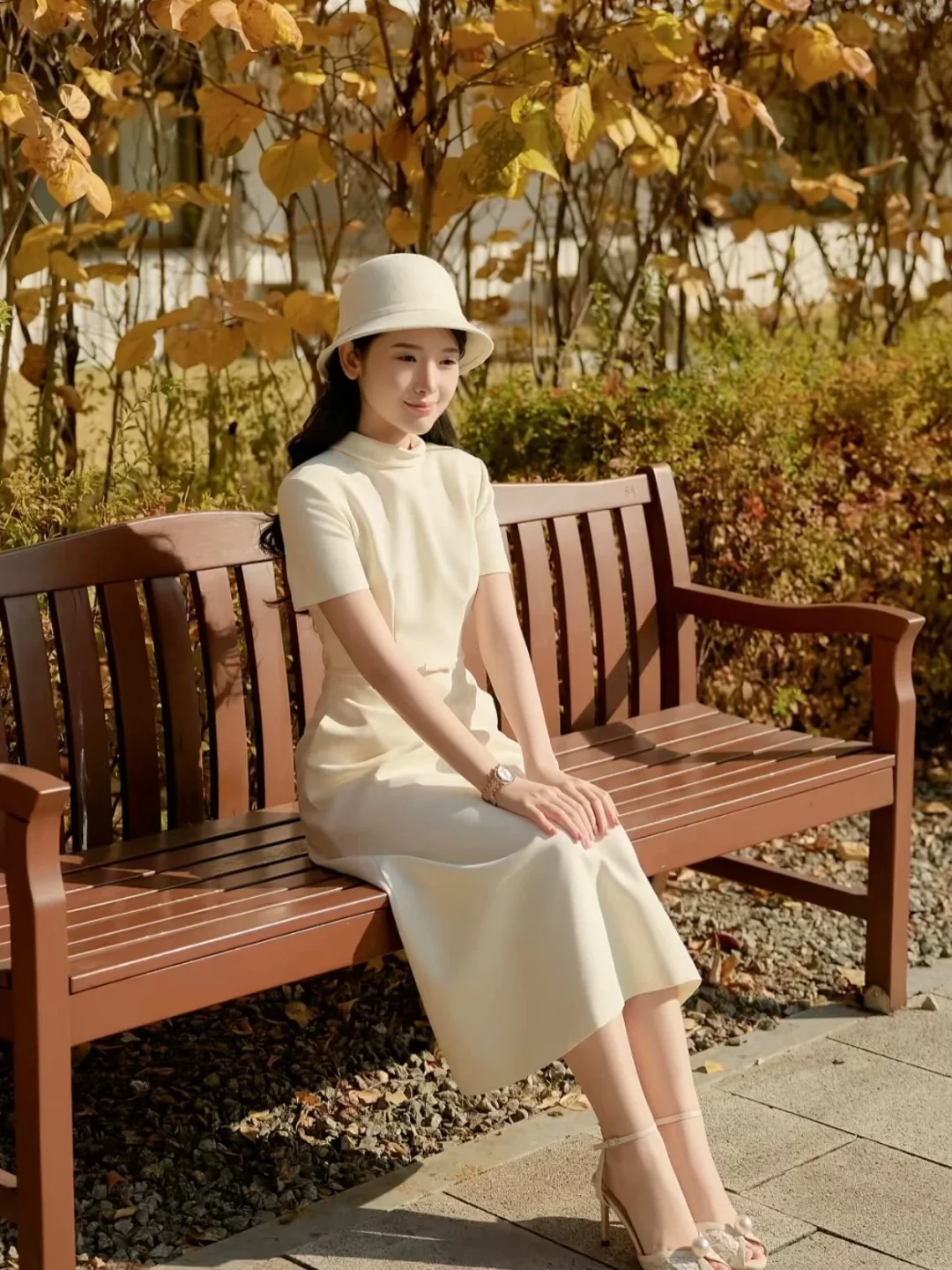 Photo 5 of Set áo chân váy trắng kem Joie Des Roses
