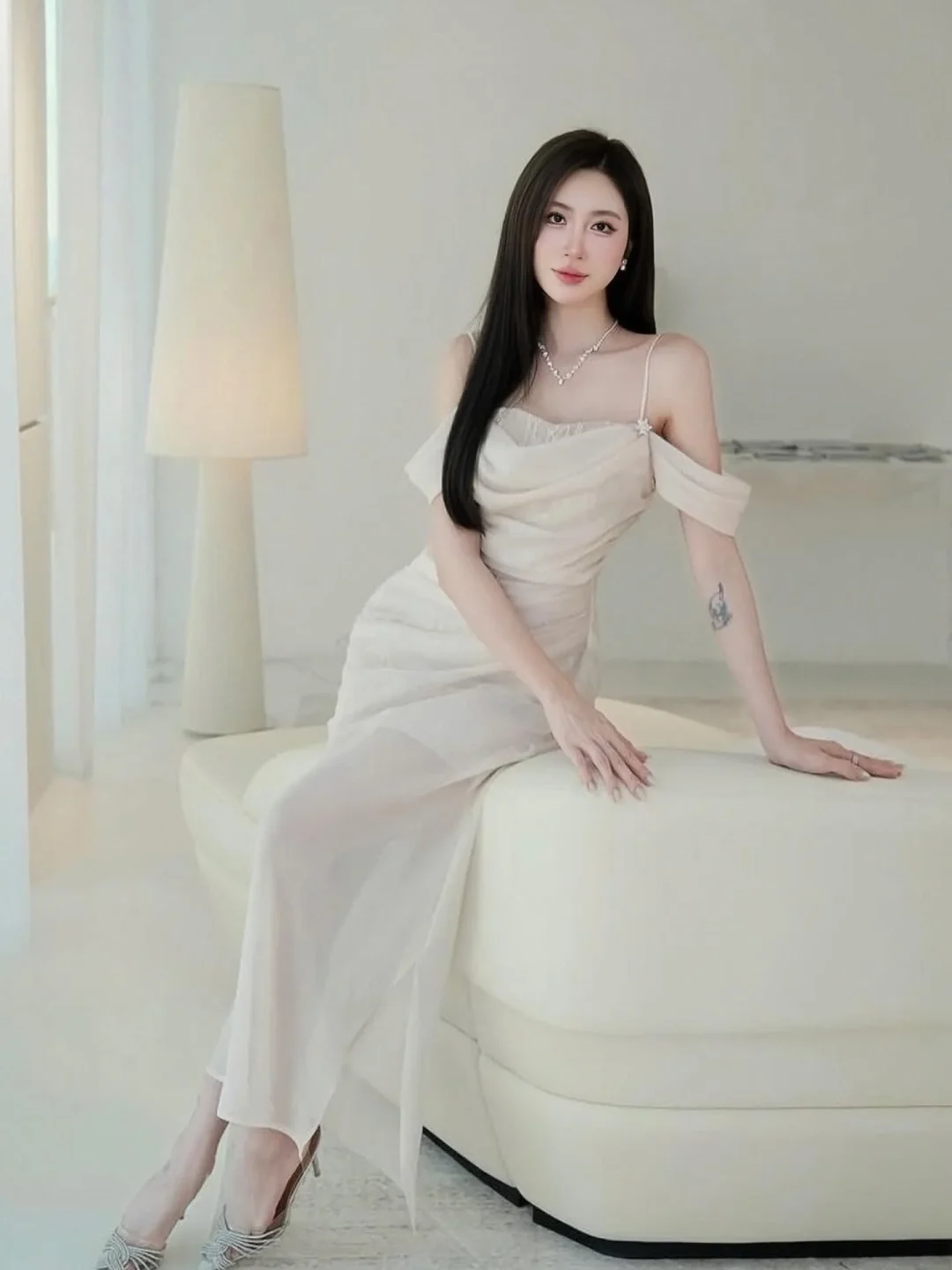 Photo 3 of Váy midi lụa be quây vai KHIẾT