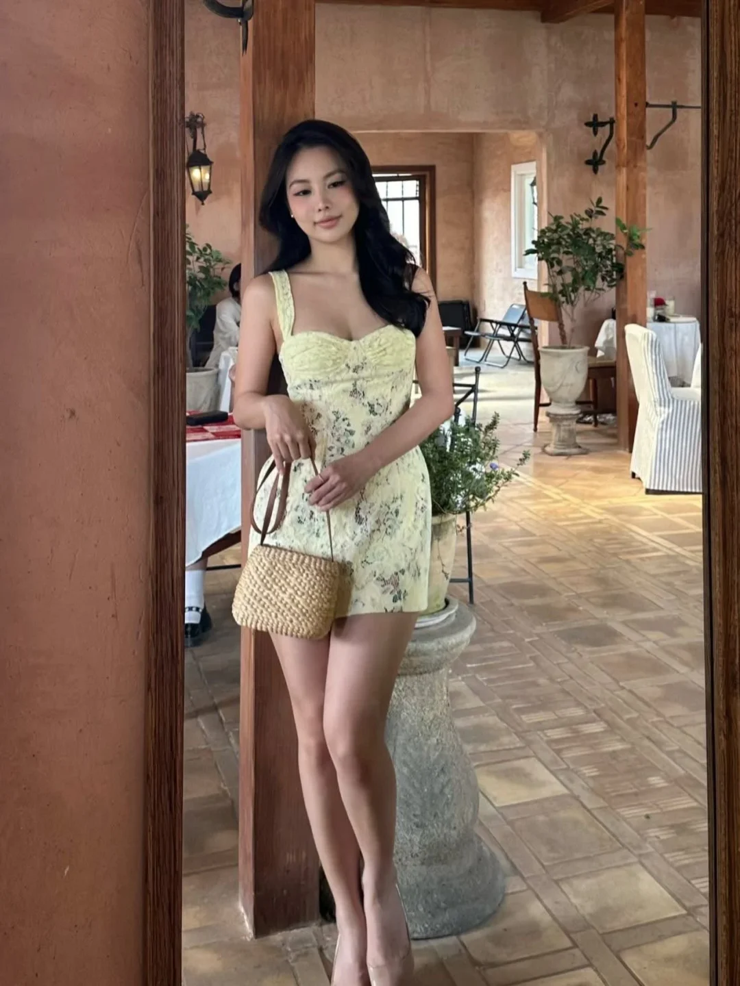 Ảnh 4 của Đầm ngắn ren hoa vàng Les Pavot