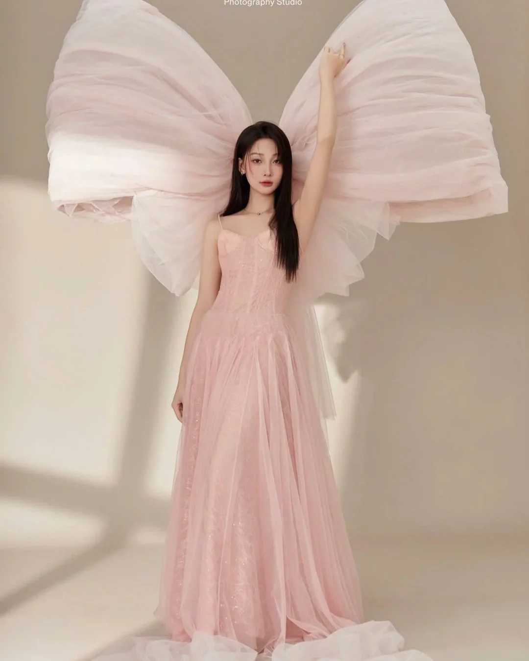 Ảnh 1 của Váy dạ hội hồng cánh bướm Ononmade
