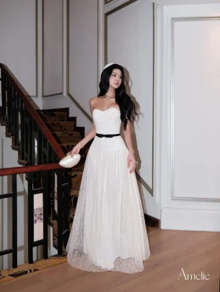 Photo 1 of Đầm ren trắng strapless Amelie size M