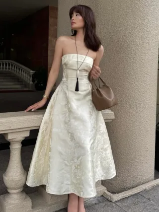Ảnh 2 của Đầm midi corset lụa kem Fini8