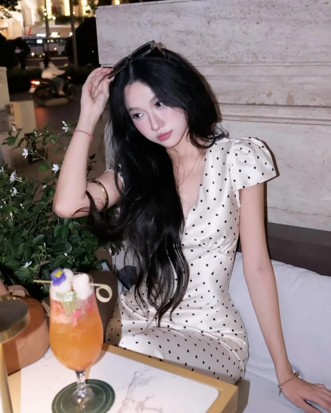 Ảnh 7 của Váy dài lụa chấm bi trắng nữ