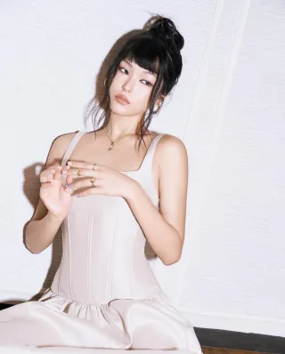 Ảnh 3 của Váy midi corset lụa nude Rechic