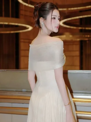 Photo 4 of Váy dạ hội voan kem trễ vai nữ