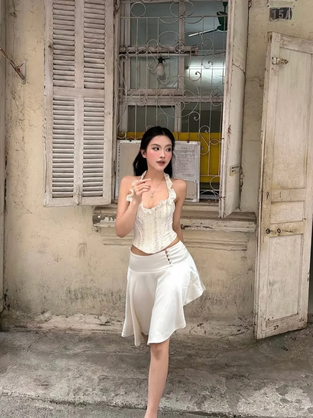 Photo 6 of Set Croptop Chân Váy Trắng Amelie Size S