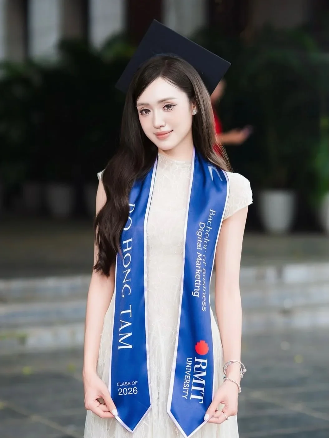 Ảnh 4 của Đầm ren trắng cổ cao Sò Vintage