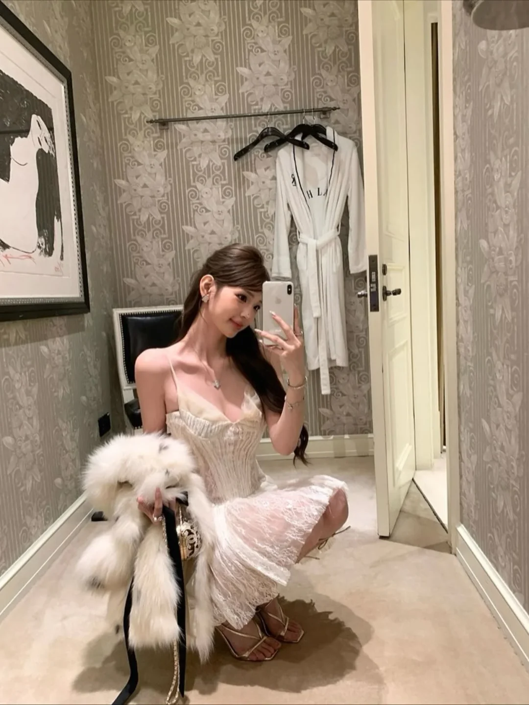 Photo 7 of Đầm ren tulle kem Ononmade nữ