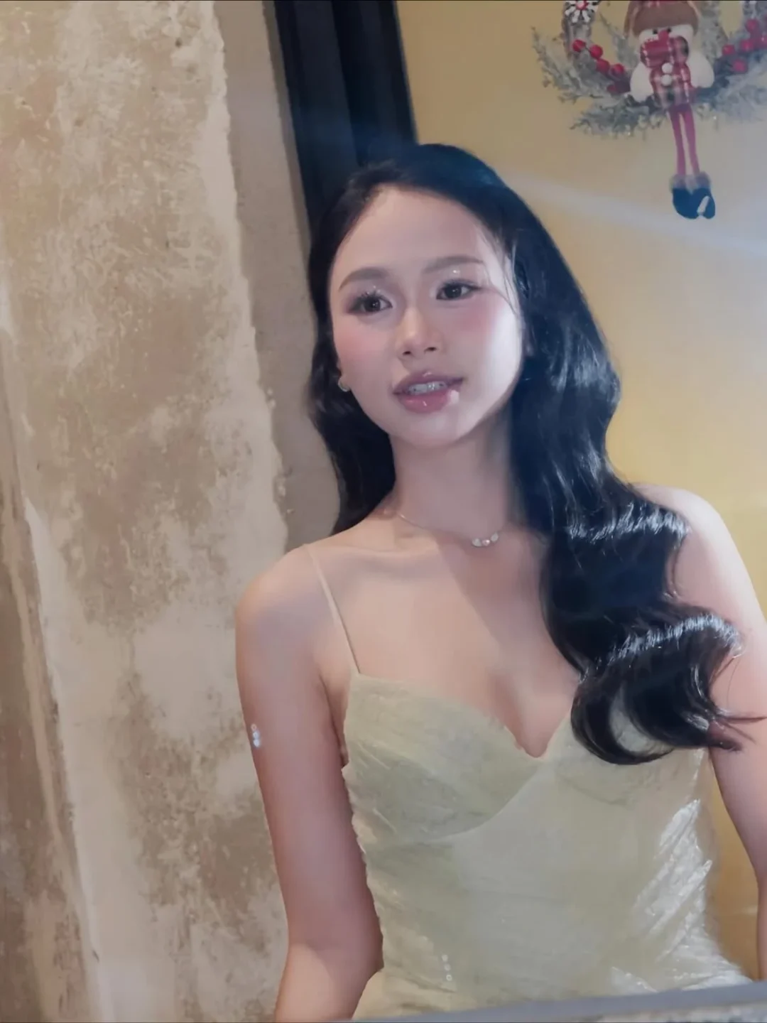 Photo 2 of Đầm dạ hội voan kem hai dây BYDI