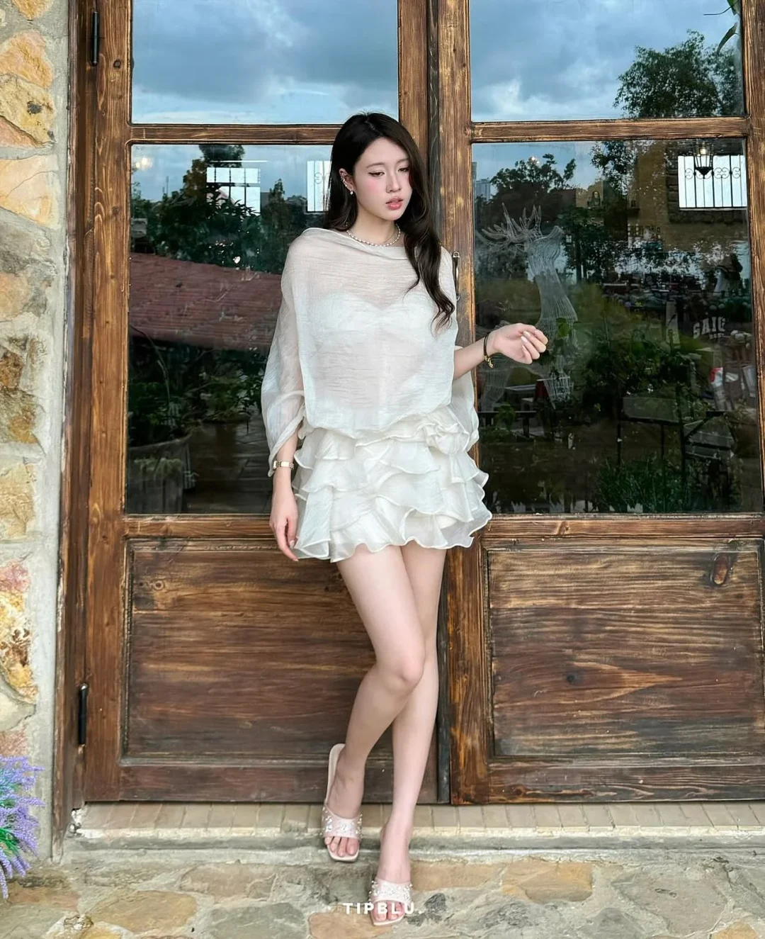 Photo 4 of Váy voan trắng bèo nhún Tipblu size S