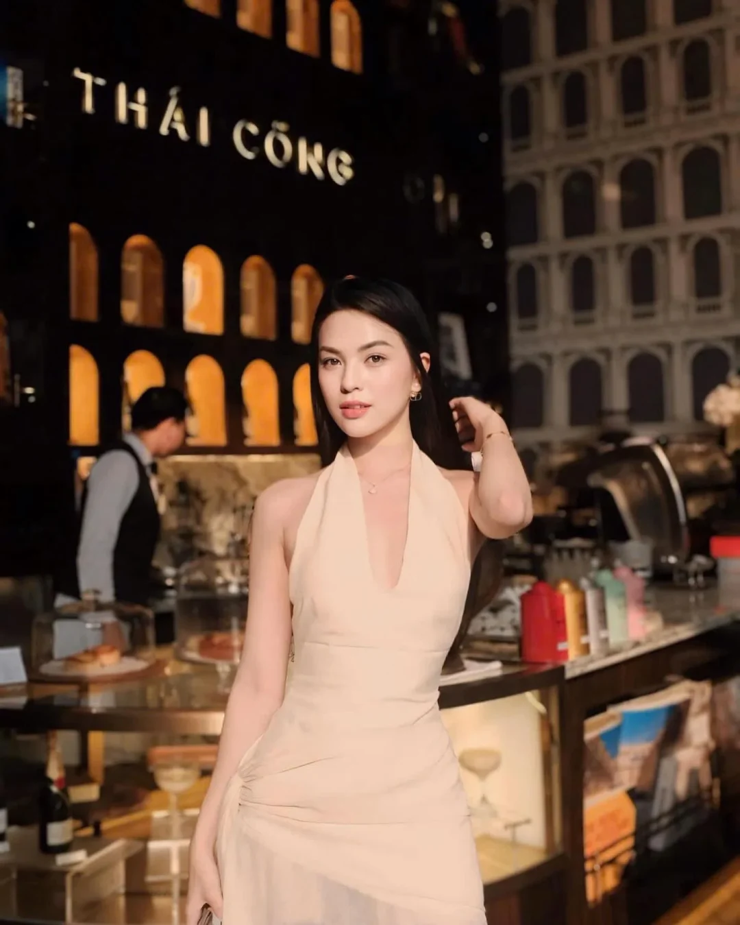 Photo 5 of Váy dài lụa be halter NAN size M
