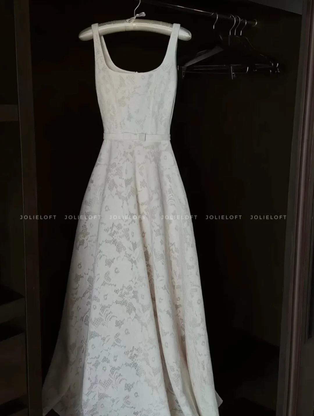 Photo 7 of Đầm ren maxi trắng nữ Jolie Loft