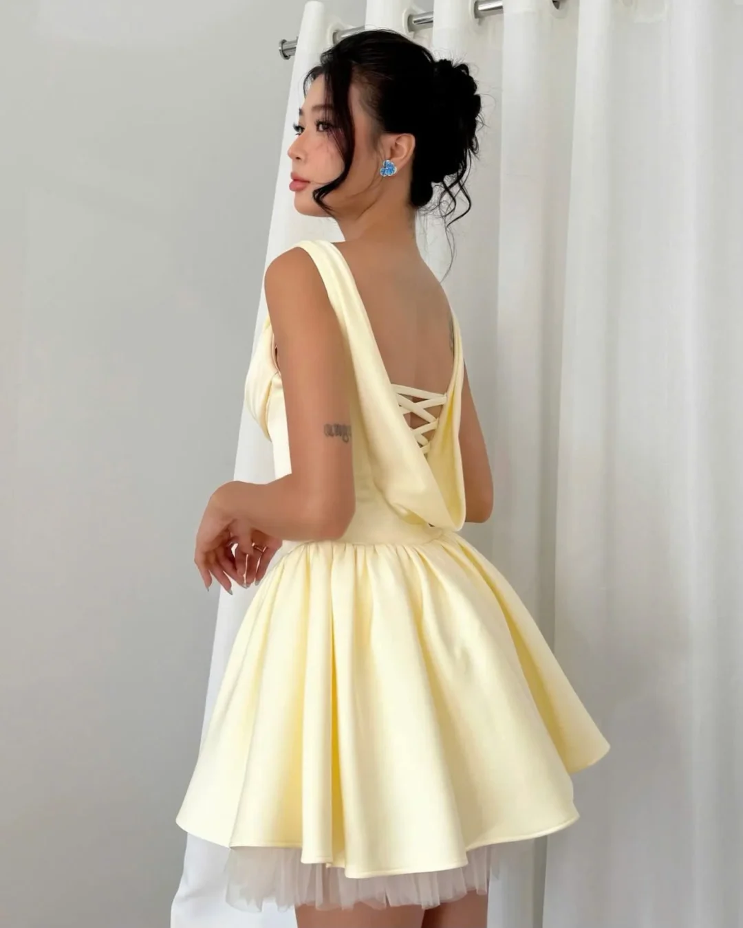 Photo 3 of Đầm ngắn cổ đổ vàng nhạt Jubin Studio