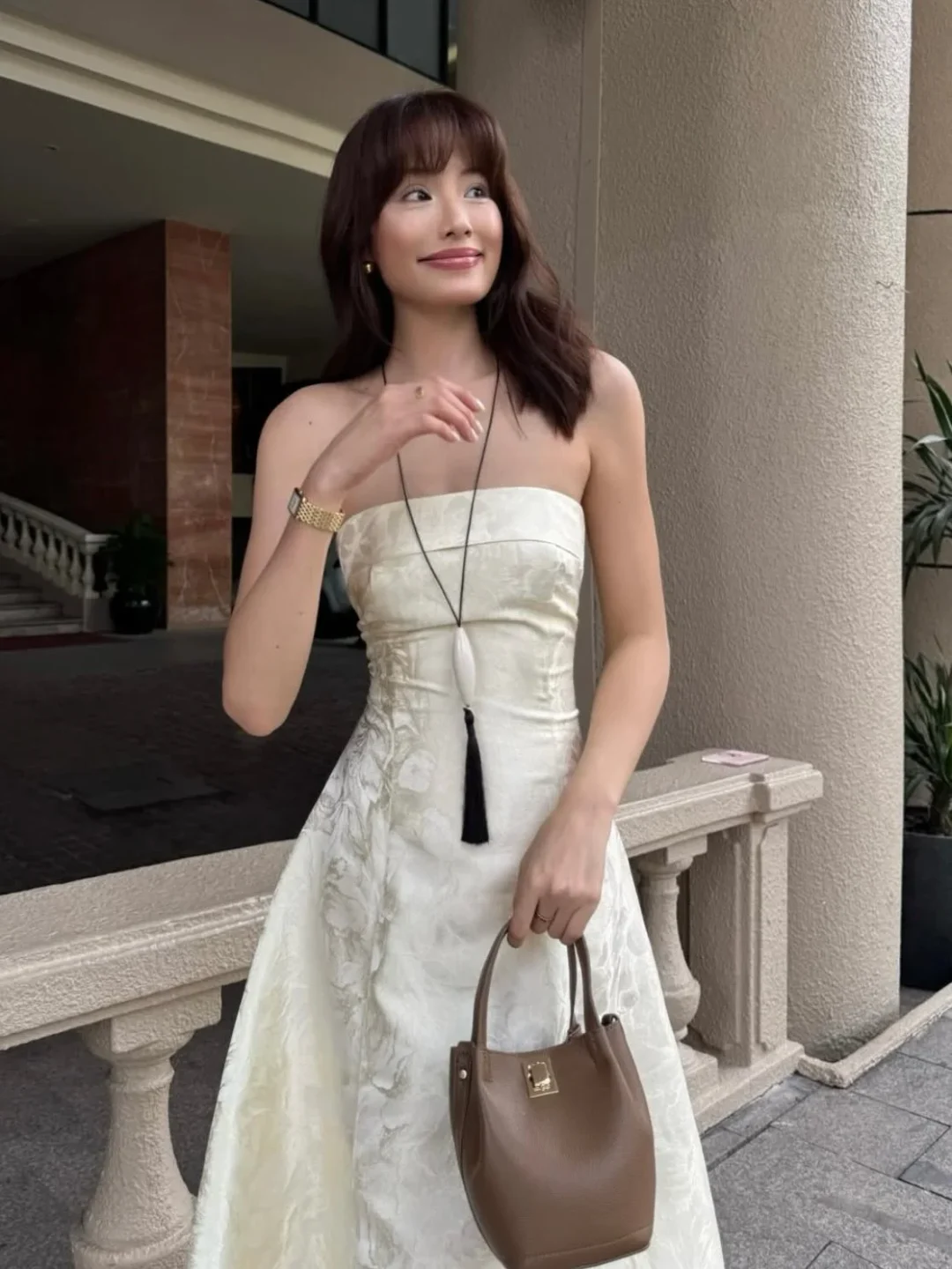 Ảnh 4 của Đầm midi corset lụa kem Fini8