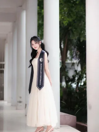 Photo 2 of Váy dài ren kem vintage nữ