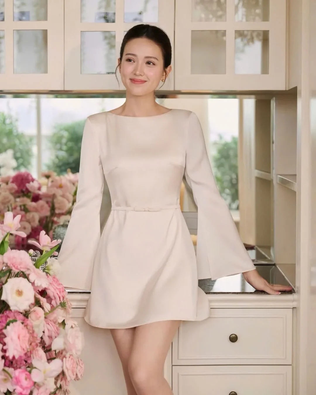 Photo 1 of Váy mini tay loe satin kem Joie Des Roses