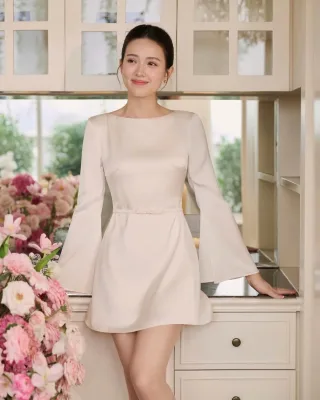 Photo 1 of Váy mini tay loe satin kem Joie Des Roses