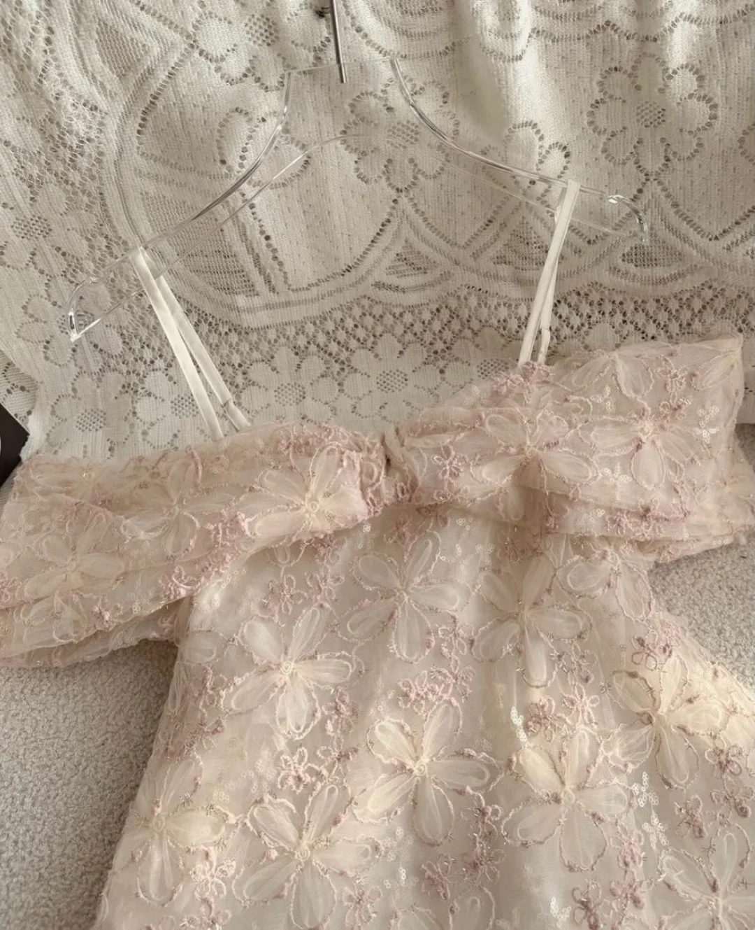 Ảnh 2 của Váy ren hồng trễ vai nữ size S