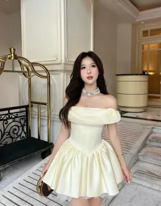 Photo 3 of Váy satin trễ vai vàng nhạt Jubin Studio