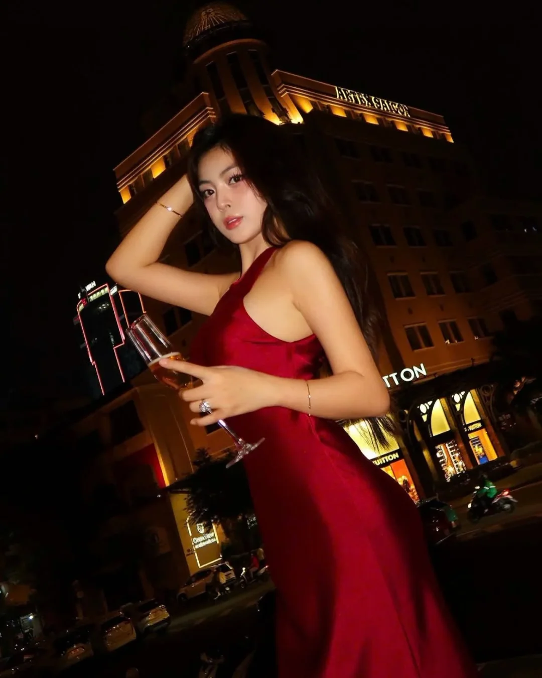 Photo 3 of Váy dài satin đỏ Fetish size S