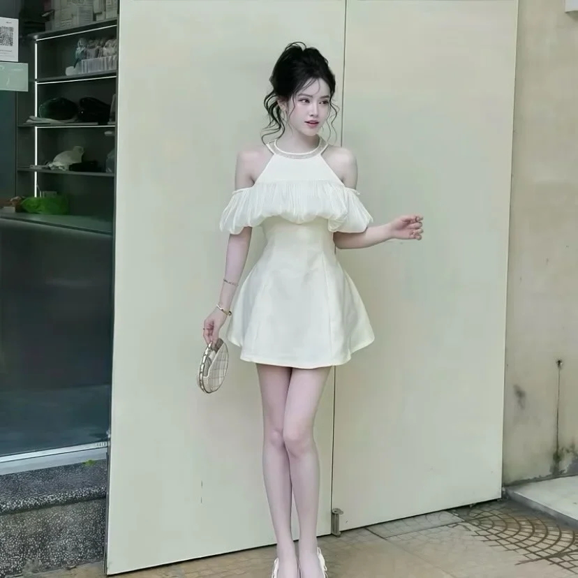 Photo 3 of Đầm ngắn trễ vai kem nữ tính