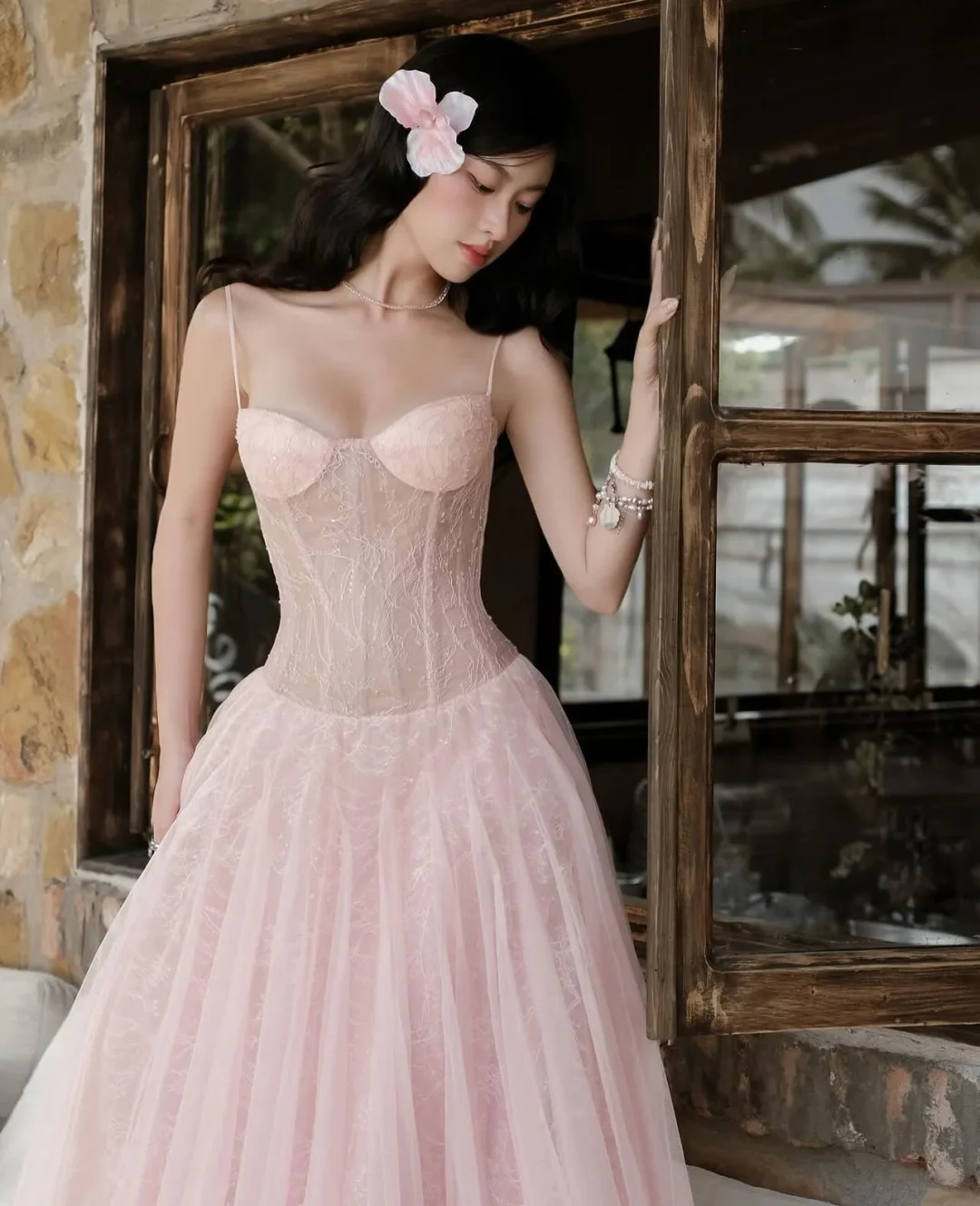 Ảnh 4 của Váy maxi hồng pastel corset ren Ononmade