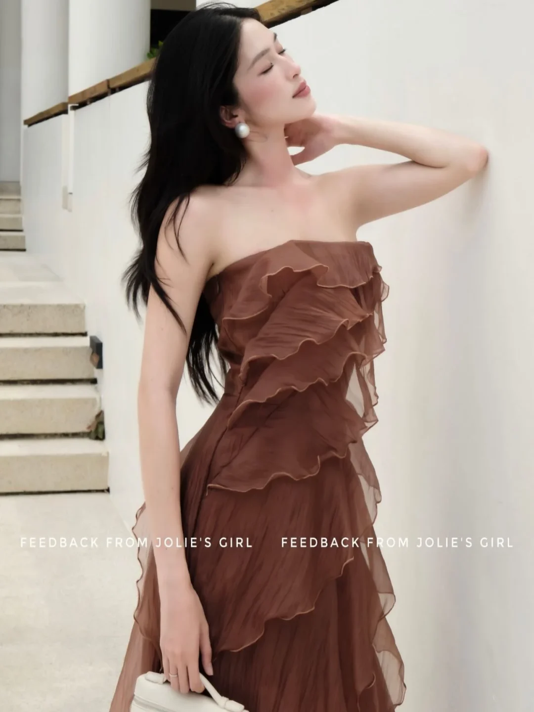 Photo 4 of Váy thiết kế lệch vai nâu đất size M
